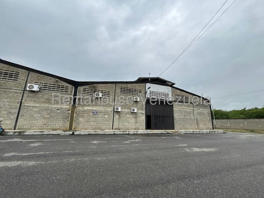Comercial (Galpon - Deposito) en Alquiler en La Ensenada, Lara - 5
