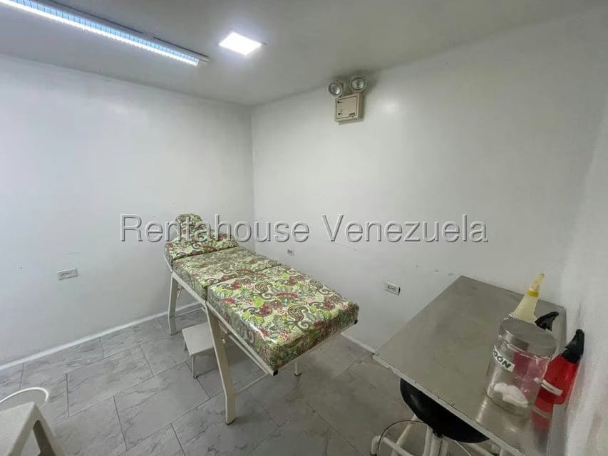 Comercial (Consultorio Medico) en Venta en Centro, Lara - 17