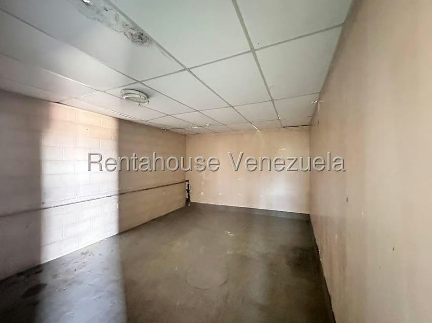 Comercial (Galpon - Deposito) en Alquiler en Zona Industrial 2, Lara - 11
