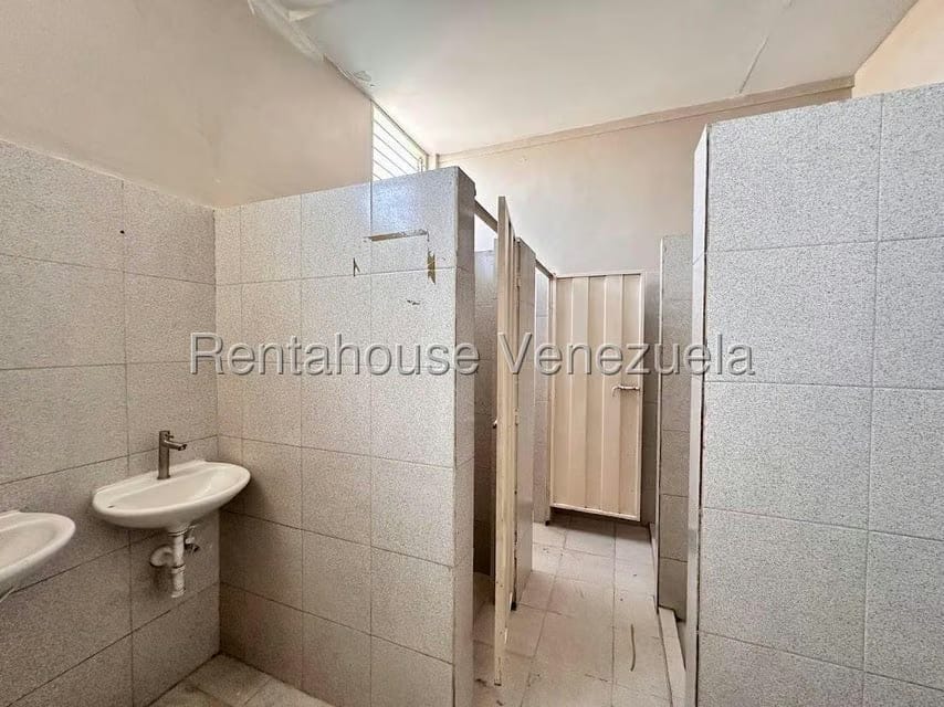 Comercial (Galpon - Deposito) en Alquiler en Zona Industrial 2, Lara - 12