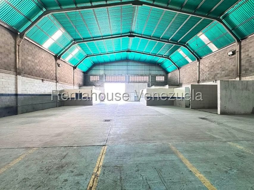 Comercial (Galpon - Deposito) en Alquiler en Zona Industrial 2, Lara - 3