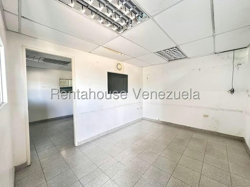 Comercial (Galpon - Deposito) en Alquiler en Zona Industrial 2, Lara - 9