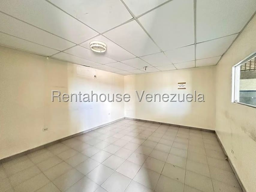 Comercial (Galpon - Deposito) en Alquiler en Zona Industrial 2, Lara - 10