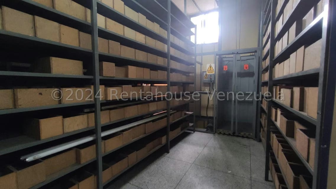 Comercial (Edificio) en Alquiler en Centro, Lara - 12