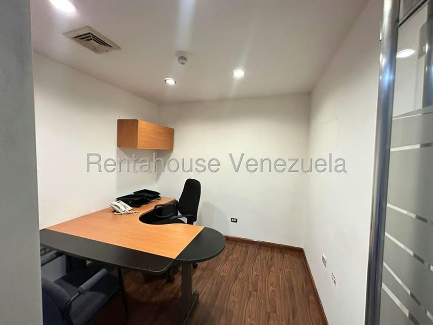 Comercial (Oficina) en Alquiler en Chuao, Distrito Metropolitano - 13