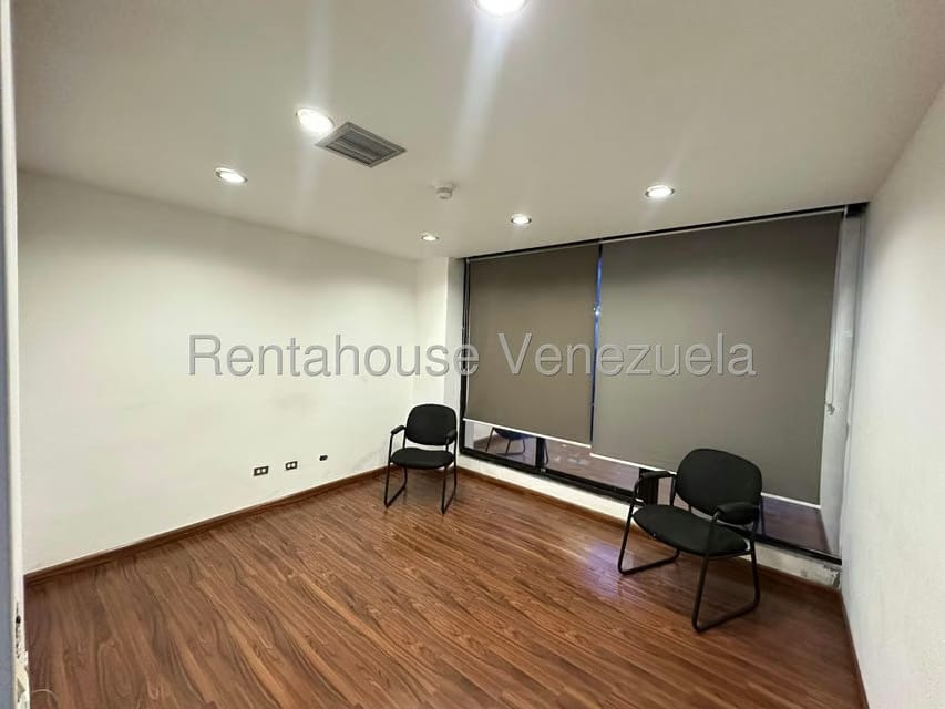 Comercial (Oficina) en Alquiler en Chuao, Distrito Metropolitano - 14