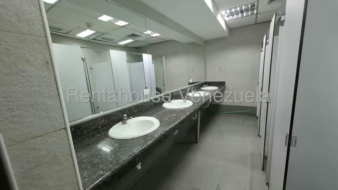 Comercial (Oficina) en Alquiler en Macaracuay, Distrito Metropolitano - 18