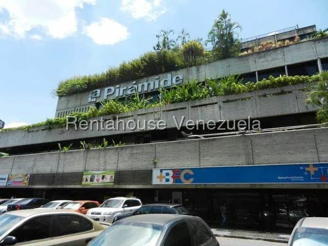 Comercial (Local Comercial) en Alquiler en Prados del Este, Distrito Metropolitano - 2