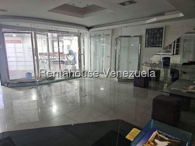 Comercial (Local Comercial) en Alquiler en Prados del Este, Distrito Metropolitano - 11