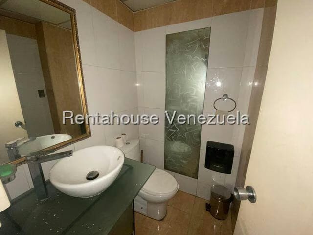 Comercial (Local Comercial) en Alquiler en Prados del Este, Distrito Metropolitano - 12