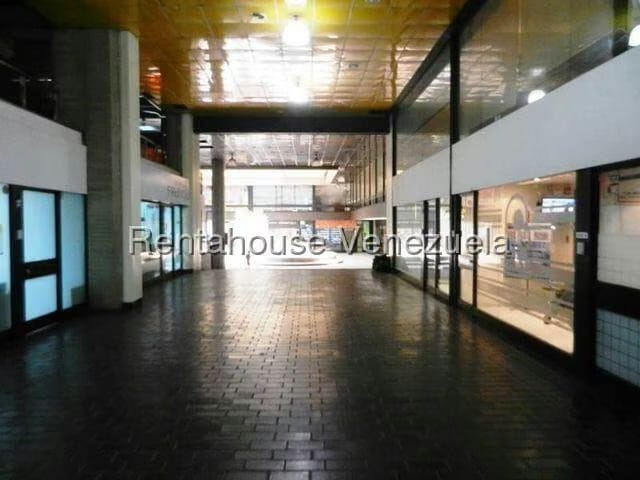 Comercial (Local Comercial) en Alquiler en Prados del Este, Distrito Metropolitano - 15