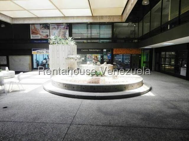 Comercial (Local Comercial) en Alquiler en Prados del Este, Distrito Metropolitano - 3