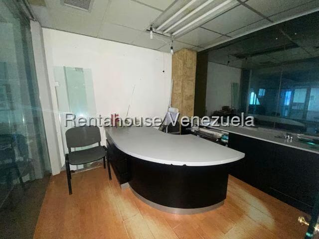 Comercial (Local Comercial) en Alquiler en Prados del Este, Distrito Metropolitano - 5