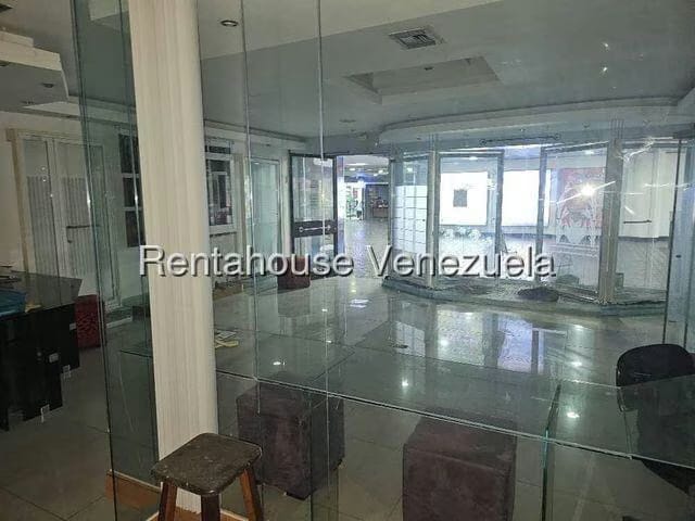 Comercial (Local Comercial) en Alquiler en Prados del Este, Distrito Metropolitano - 9