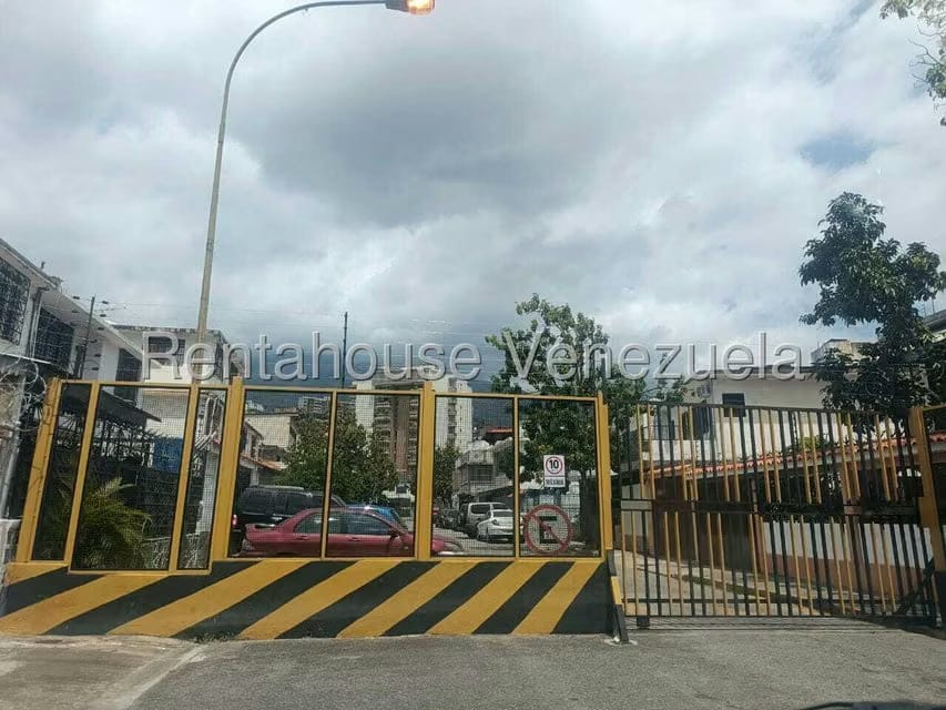 Casa (Duplex) en Venta en La California Norte, Distrito Metropolitano - 51