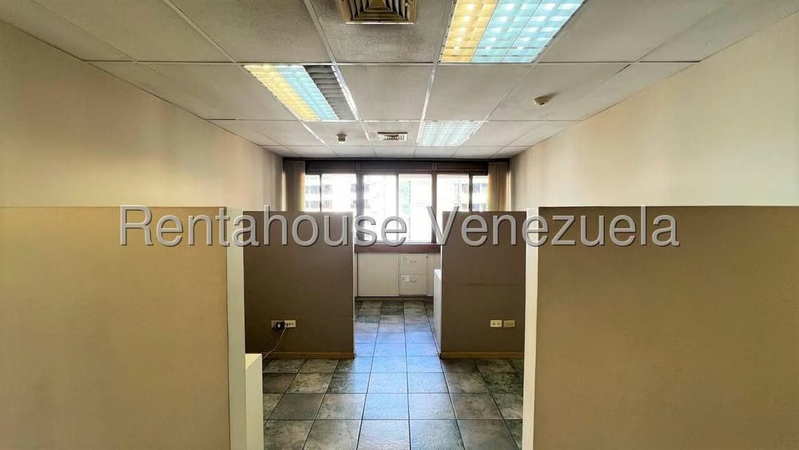 Comercial (Oficina) en Alquiler en Los Palos Grandes, Distrito Metropolitano - 19