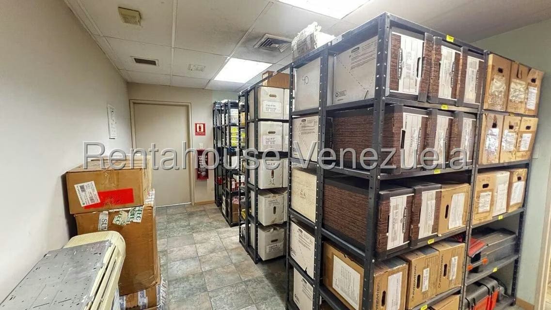 Comercial (Oficina) en Alquiler en Los Palos Grandes, Distrito Metropolitano - 20