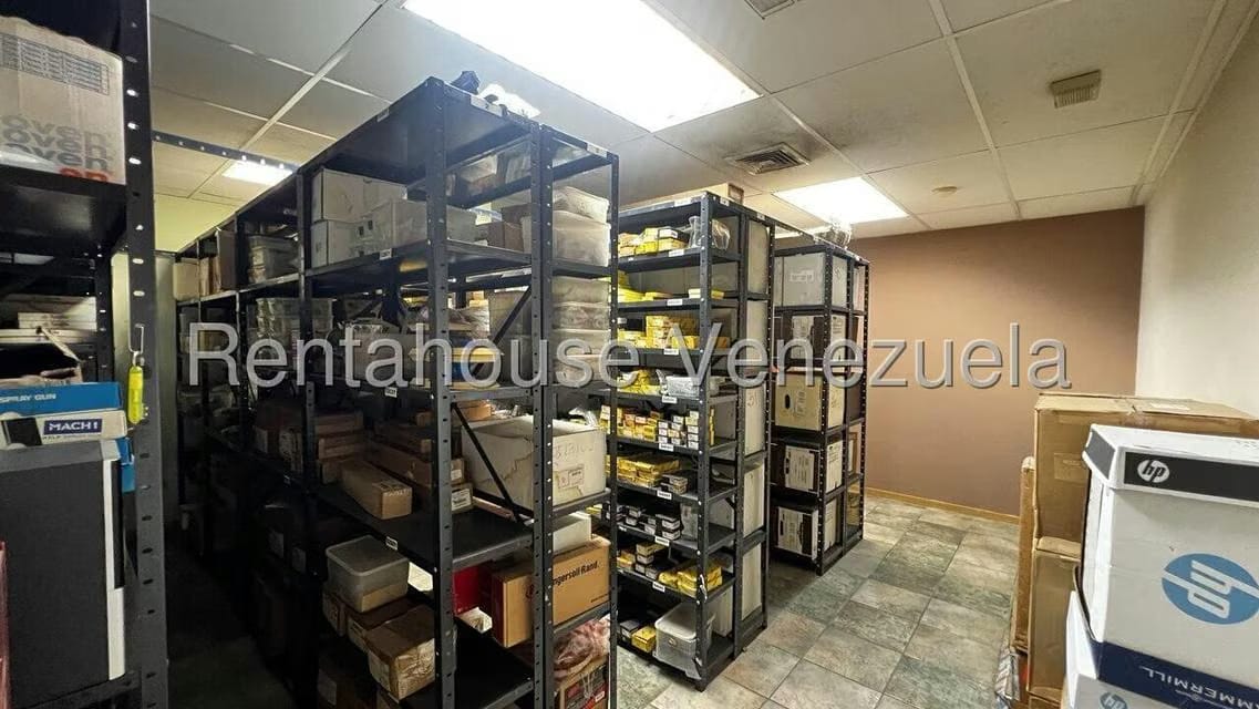 Comercial (Oficina) en Alquiler en Los Palos Grandes, Distrito Metropolitano - 21