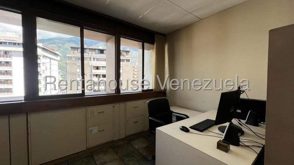 Comercial (Oficina) en Alquiler en Los Palos Grandes, Distrito Metropolitano - 22
