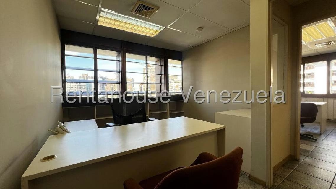 Comercial (Oficina) en Alquiler en Los Palos Grandes, Distrito Metropolitano - 7