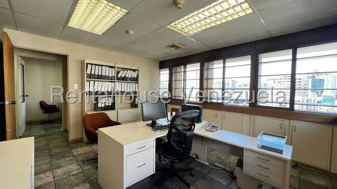 Comercial (Oficina) en Alquiler en Los Palos Grandes, Distrito Metropolitano - 10