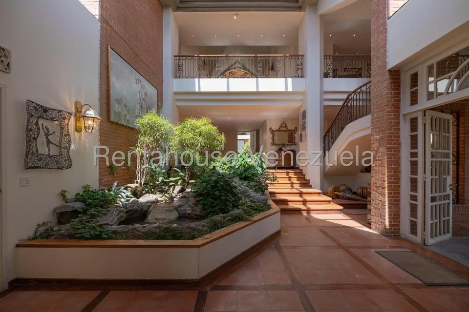 Casa (Contemporaneo) en Alquiler en Los Chorros, Distrito Metropolitano - 11