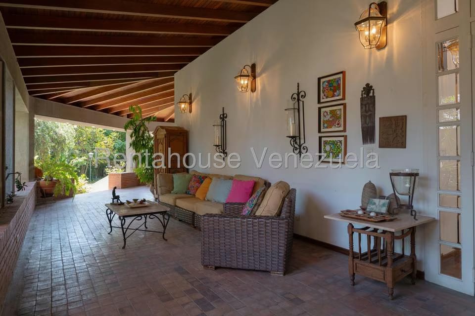 Casa (Contemporaneo) en Alquiler en Los Chorros, Distrito Metropolitano - 12