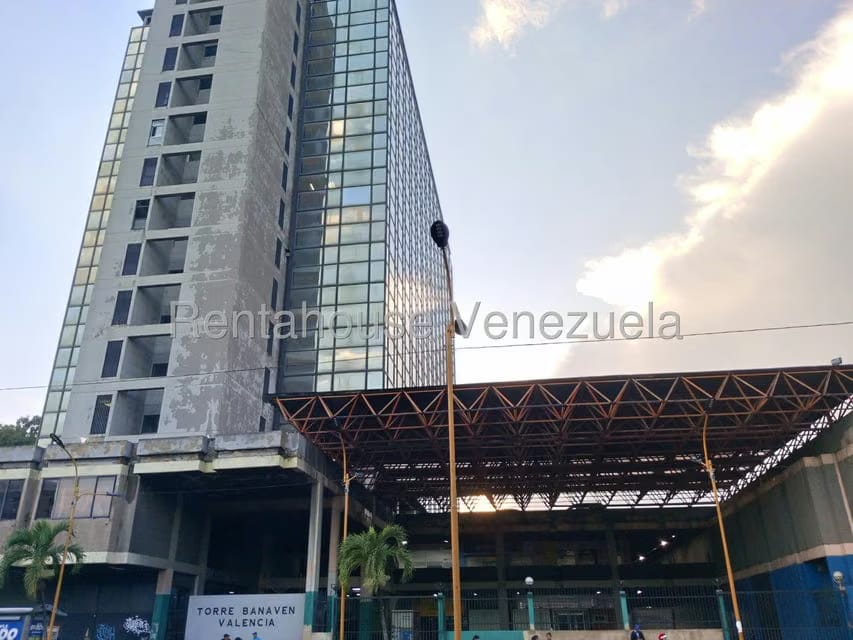 Comercial (Local Comercial) en Alquiler en Avenida Bolivar Norte, Carabobo - 2