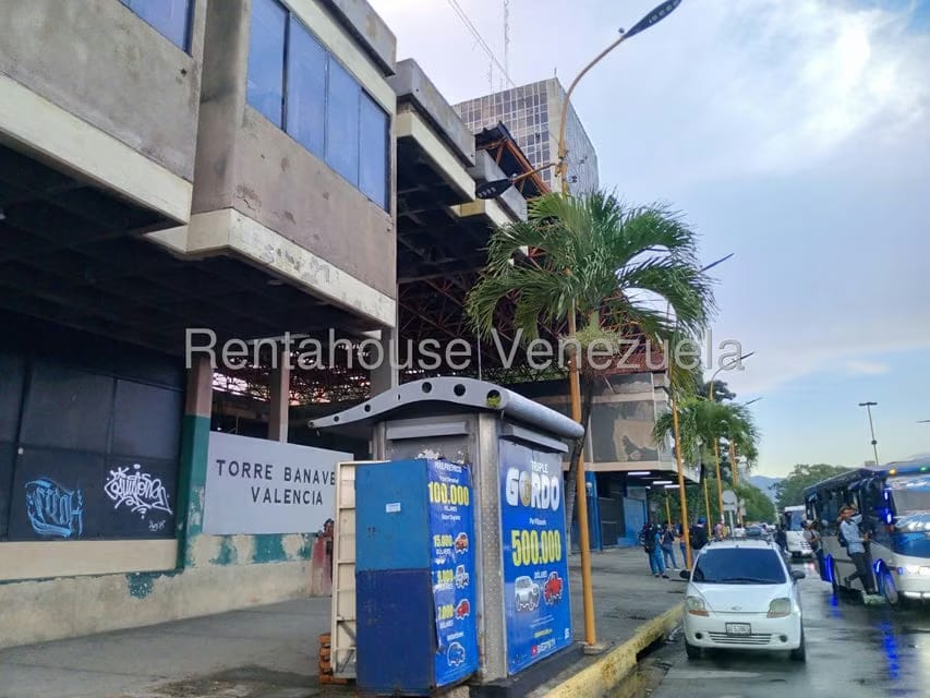 Comercial (Local Comercial) en Alquiler en Avenida Bolivar Norte, Carabobo - 3