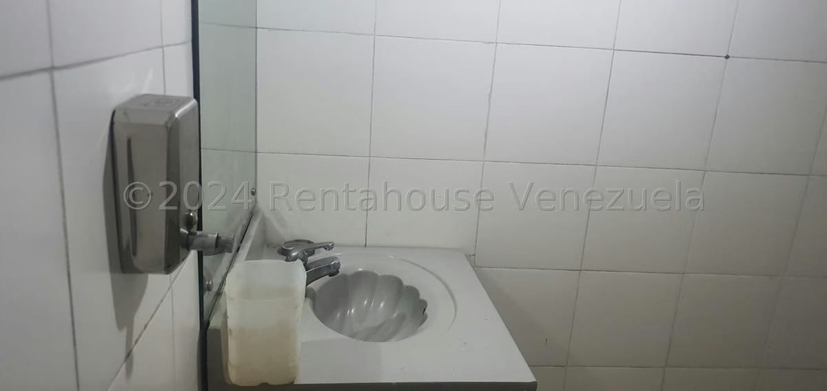 Comercial (Local Comercial) en Venta en Parroquia Catedral, Distrito Metropolitano - 16