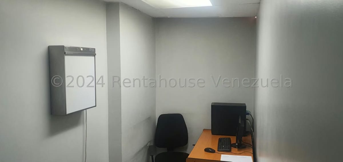 Comercial (Local Comercial) en Venta en Parroquia Catedral, Distrito Metropolitano - 25