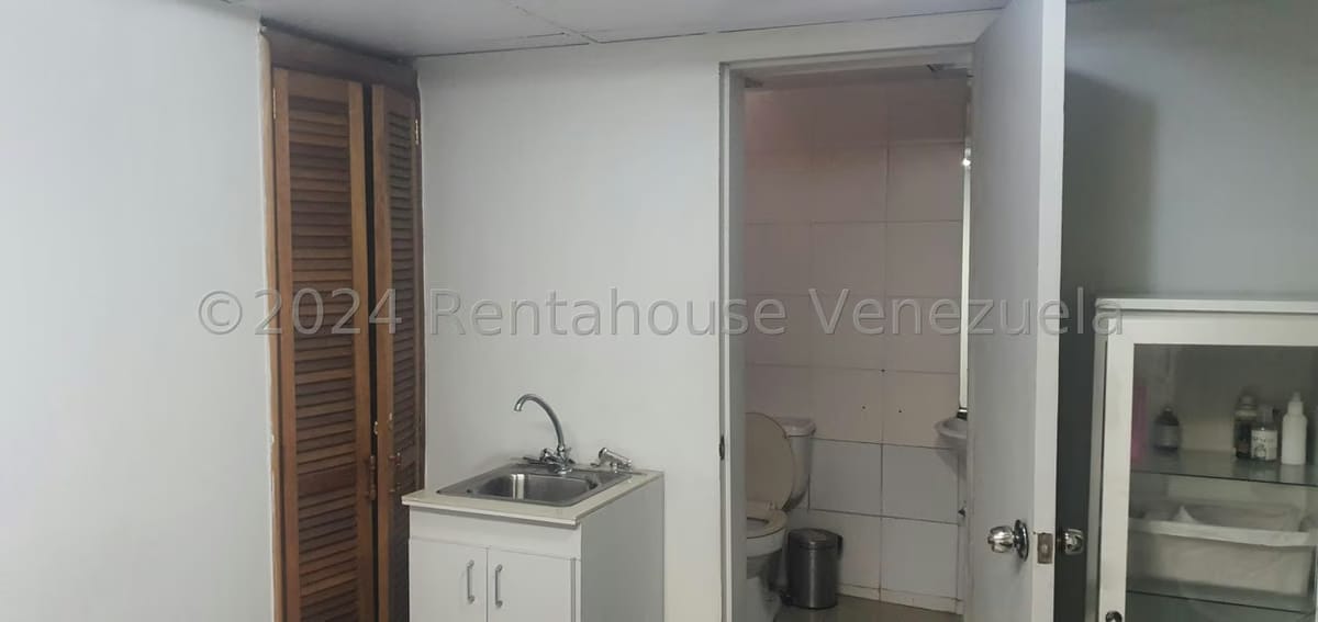 Comercial (Local Comercial) en Venta en Parroquia Catedral, Distrito Metropolitano - 31