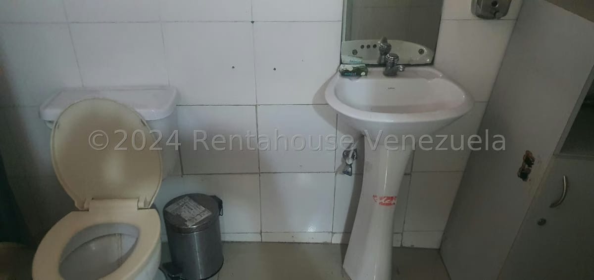 Comercial (Local Comercial) en Venta en Parroquia Catedral, Distrito Metropolitano - 33