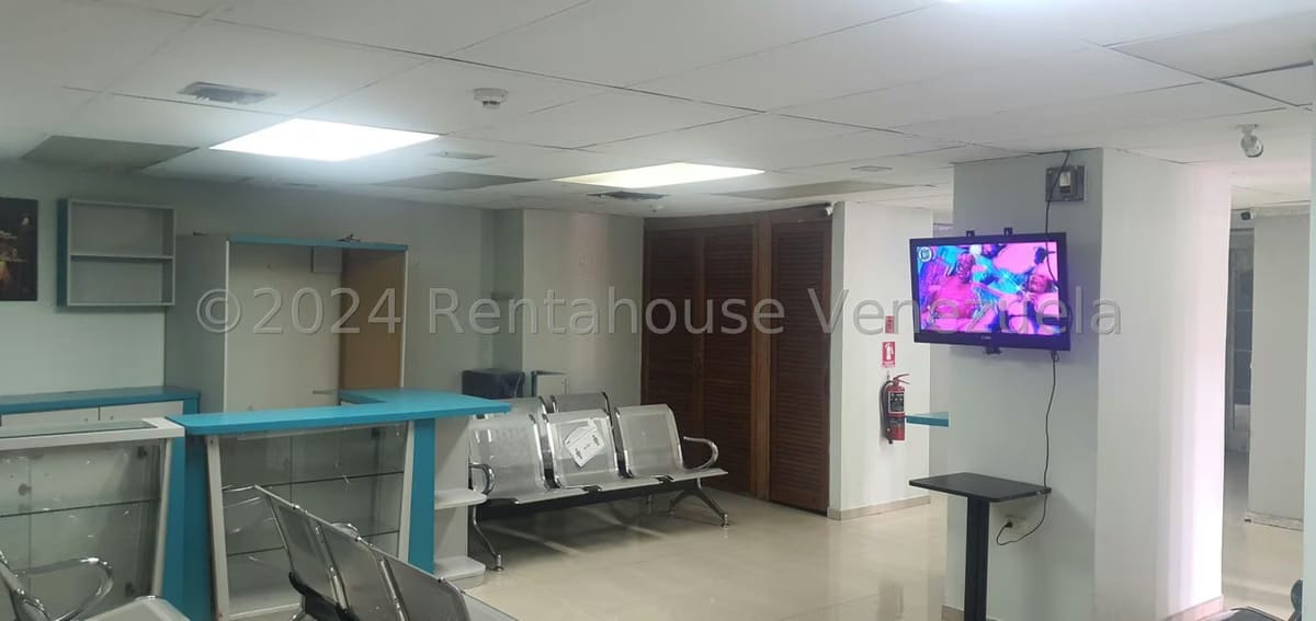 Comercial (Local Comercial) en Venta en Parroquia Catedral, Distrito Metropolitano - 36