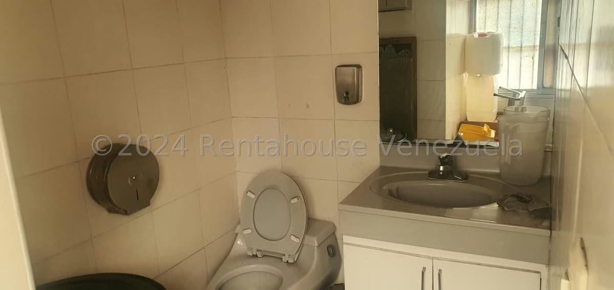 Comercial (Local Comercial) en Venta en Parroquia Catedral, Distrito Metropolitano - 9