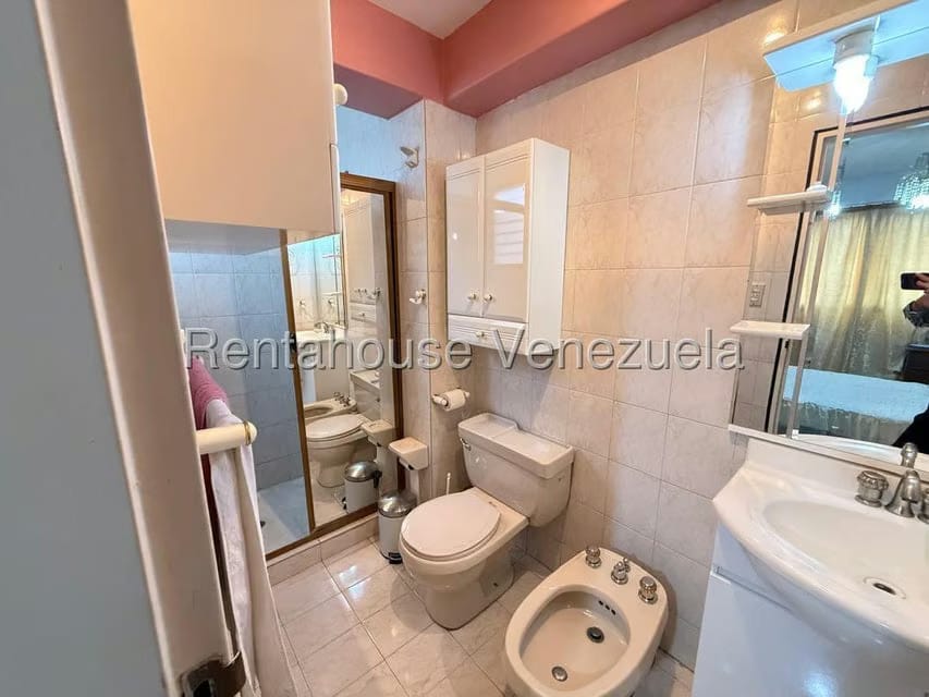 Apartamento (1 Nivel) en Alquiler en El Paraiso, Distrito Metropolitano - 14