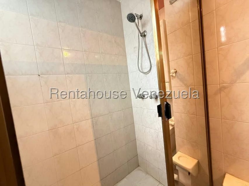 Apartamento (1 Nivel) en Alquiler en El Paraiso, Distrito Metropolitano - 15