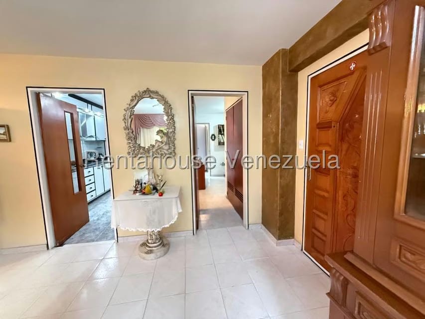 Apartamento (1 Nivel) en Alquiler en El Paraiso, Distrito Metropolitano - 21
