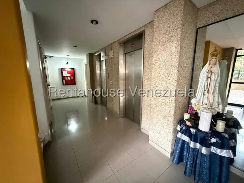 Apartamento (1 Nivel) en Alquiler en El Paraiso, Distrito Metropolitano - 24