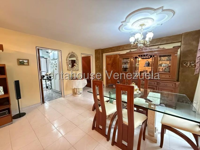 Apartamento (1 Nivel) en Alquiler en El Paraiso, Distrito Metropolitano - 4