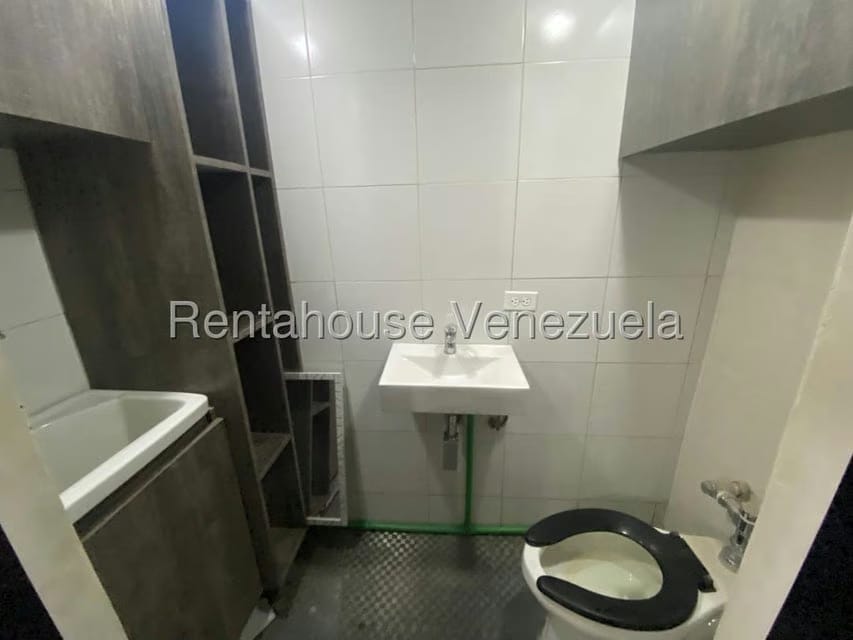 Comercial (Local Comercial) en Alquiler en La Castellana, Distrito Metropolitano - 12
