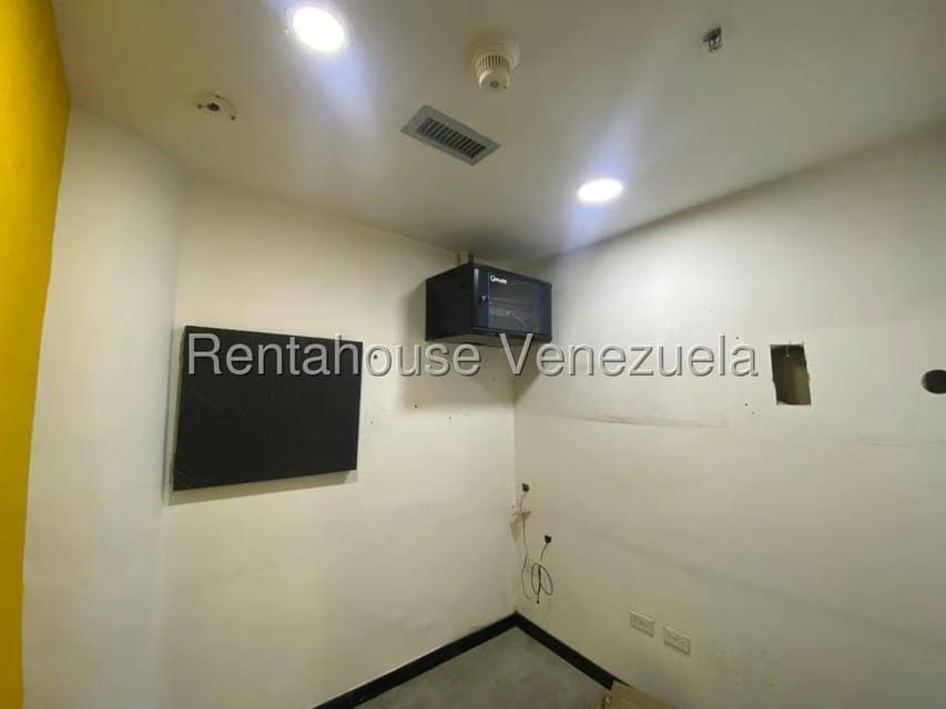 Comercial (Local Comercial) en Alquiler en La Castellana, Distrito Metropolitano - 9