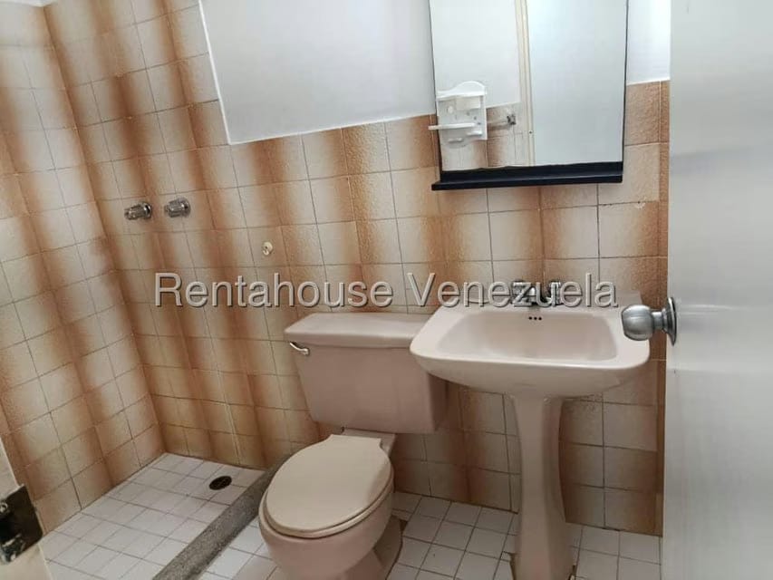 Apartamento (1 Nivel) en Alquiler en Los Salias, Miranda - 28
