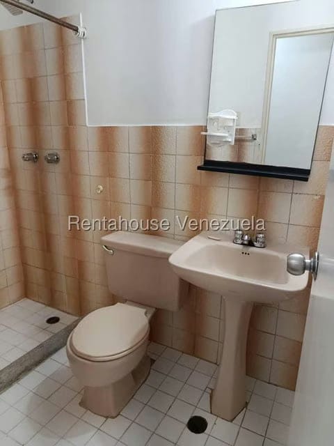 Apartamento (1 Nivel) en Alquiler en Los Salias, Miranda - 29