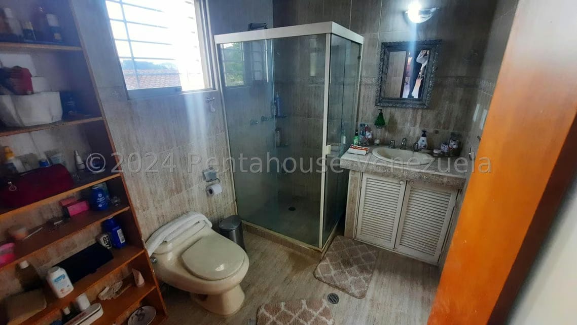Casa (Multipes Niveles) en Venta en Cumbres de Curumo, Distrito Metropolitano - 14