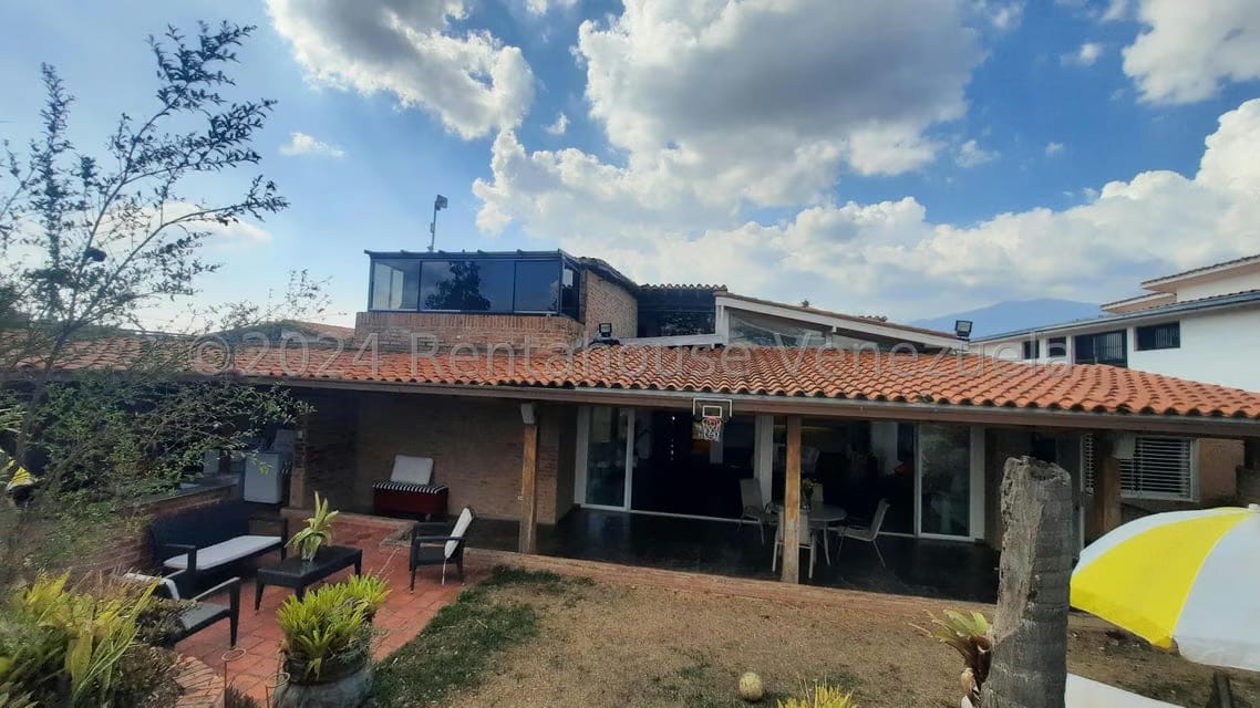 Casa (Multipes Niveles) en Venta en Cumbres de Curumo, Distrito Metropolitano - 4