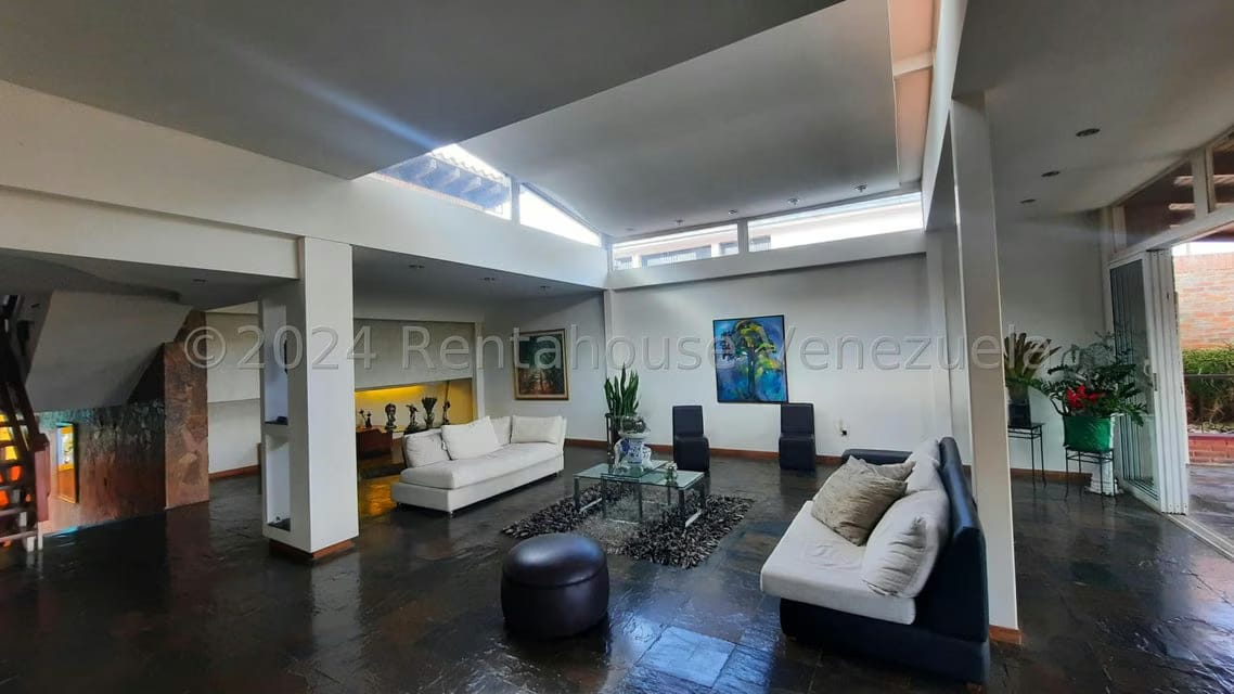 Casa (Multipes Niveles) en Venta en Cumbres de Curumo, Distrito Metropolitano - 5