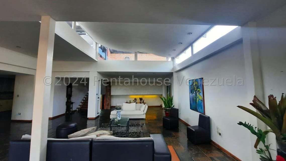 Casa (Multipes Niveles) en Venta en Cumbres de Curumo, Distrito Metropolitano - 6