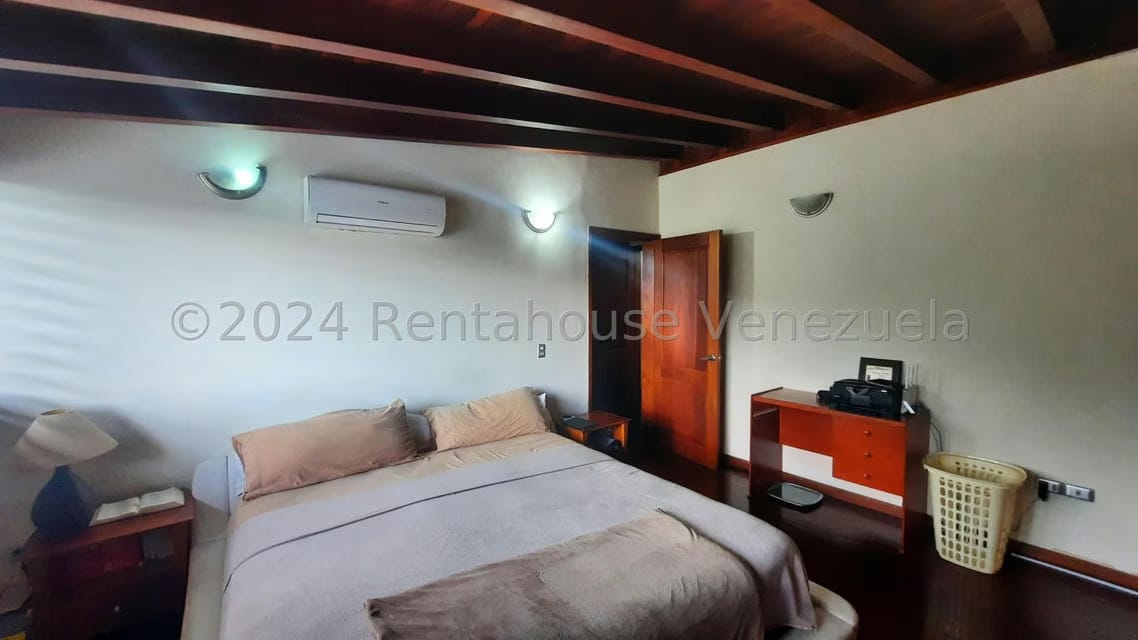 Casa (Multipes Niveles) en Venta en Cumbres de Curumo, Distrito Metropolitano - 10