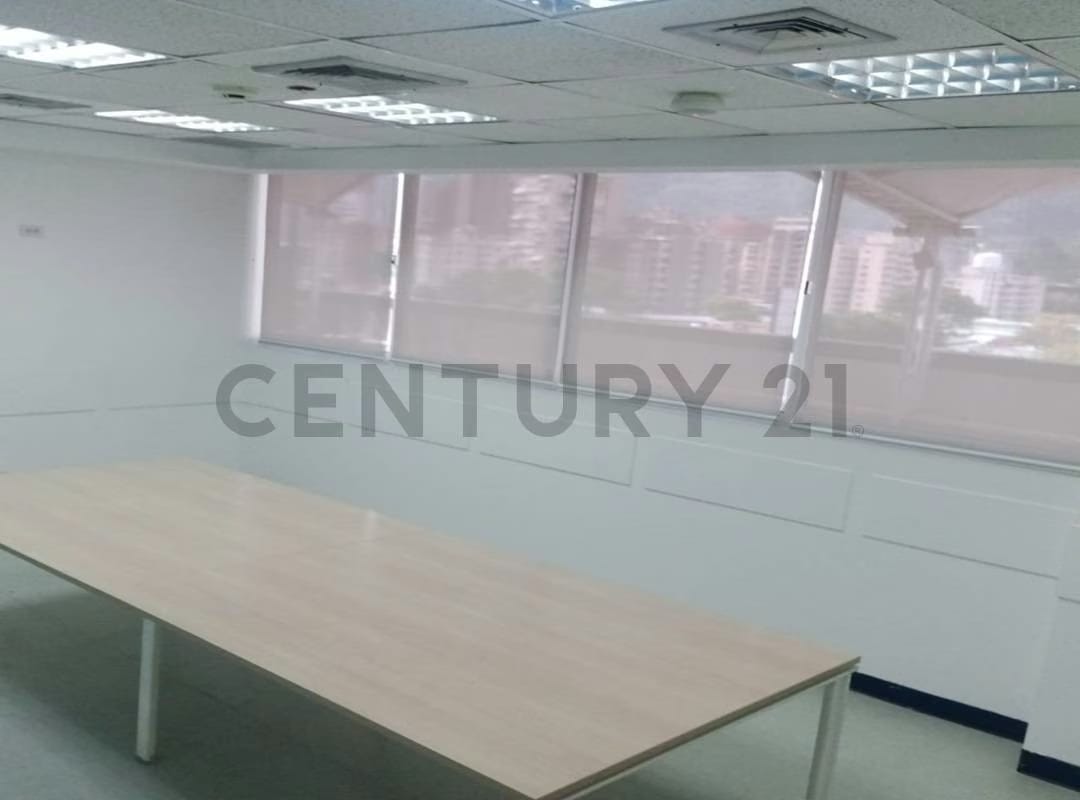OFICINA EN ALQUILER - MÁXIMA VISIBILIDAD Y PODER CORPORATIVO EN LOS RUICES - 18